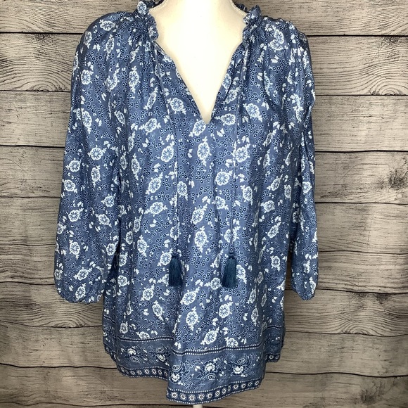 LANDS END TOP M BLUE WHITE TASSEL TIE AT NECKLINE